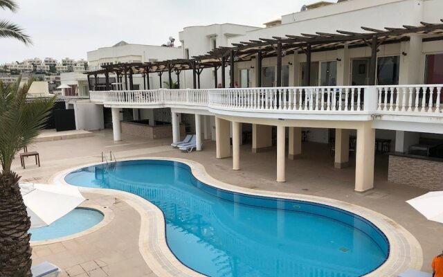 Apartment 3 Bedroom Lake View 3 by Likya Global