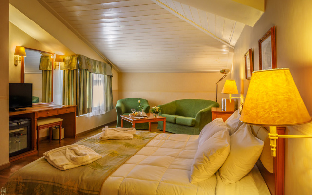 Rex Hotel