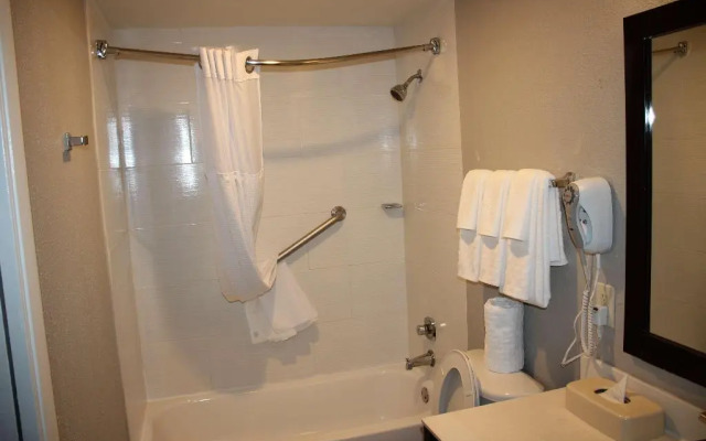 Boca Suites Deerfield Beach, SureStay Collection by BW