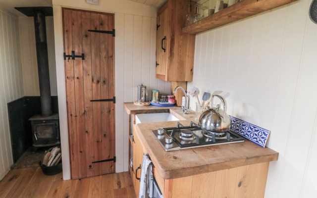 Honeysuckle Hut, Potto Grange Farm