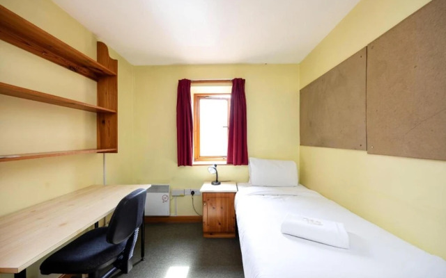 Comfortable rooms at Crescent Hall-OXFORD - Campus Accommodation