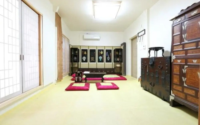 Gwiae Traditional House