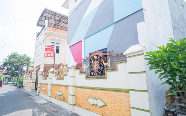 RedDoorz Syariah @ Aura Homestay