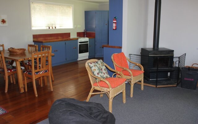 16 Torquay Tce