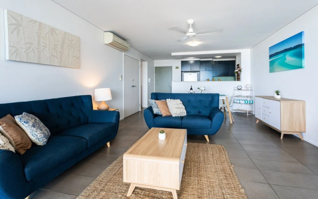 Stunning Sea Views Azura 7 Airlie & Wifi