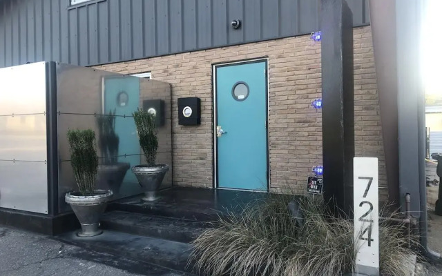 The Hangar Lofts Hotel