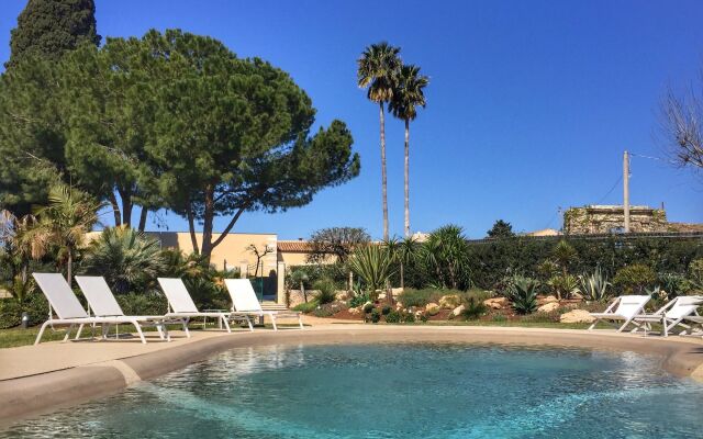 Donna Coraly Country Boutique Hotel