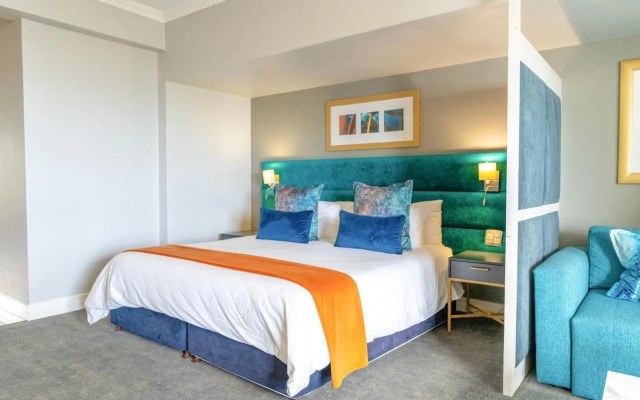 Peninsula All-Suite Hotel by Dream Resorts
