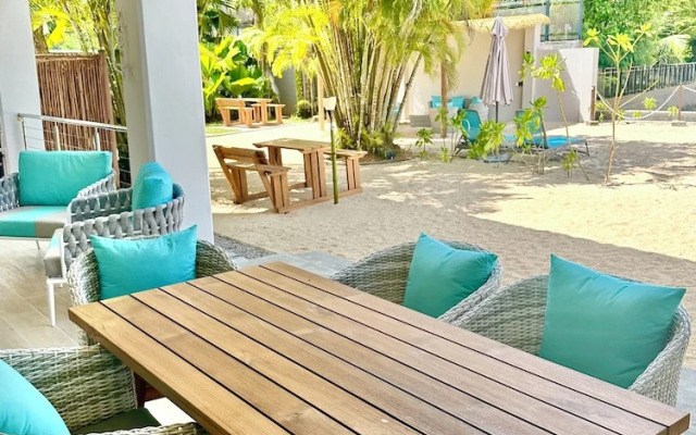 Pineapple Beach Villas