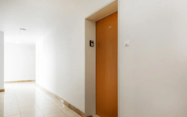5th Floor Apartment in Warsaw by Renters