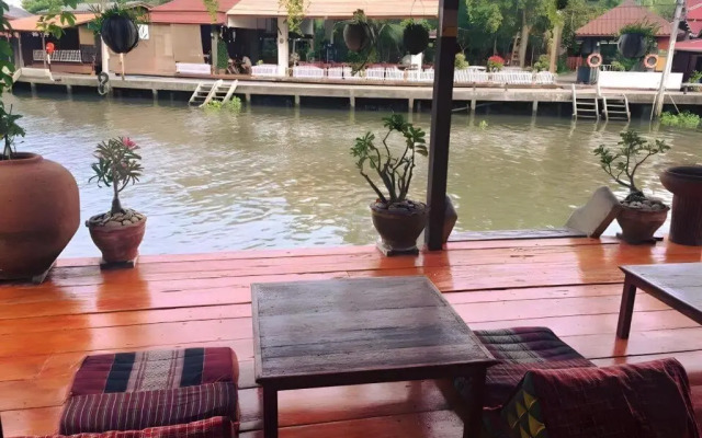 Baan Pitumata Amphawa