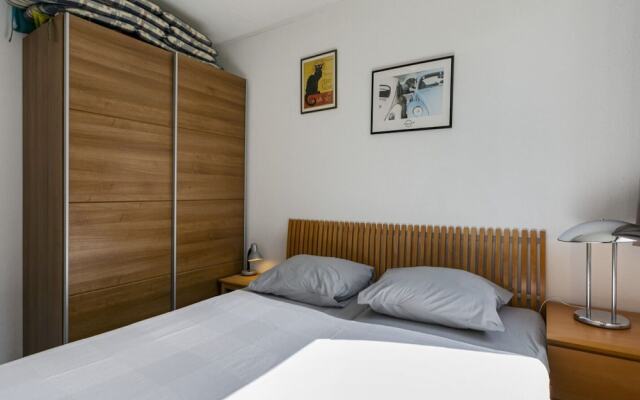 Pleasant Holiday Home in Ouddorp With Garden