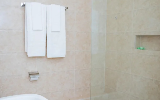 Hotel Hibiscus Blvd Triomphal