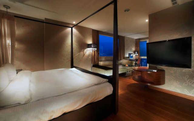 Spa Home Sun Moon Lake Luxury Lakeside Hotel