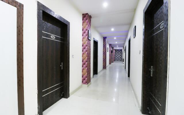 OYO 60255 Hotel Mayur