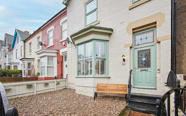 Host Stay Emerald Beach House