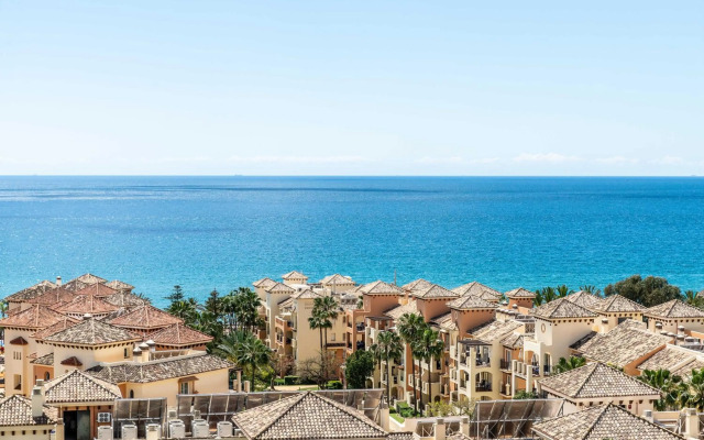 LXR Recently Reformated Studio Don Carlos Marbella