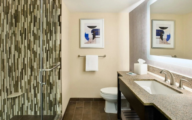 Courtyard by Marriott Los Angeles - Sherman Oaks