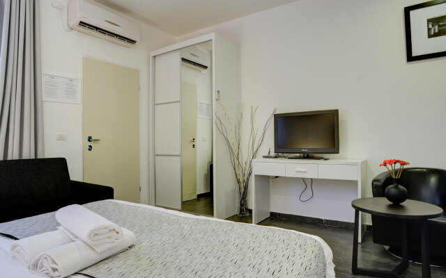 Geula Suites