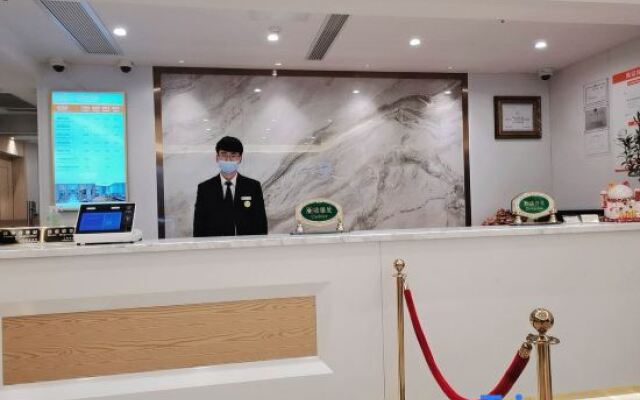 Vienna 3 Best Hotel (Shanghai Qiantan Sanlin Subway Station)