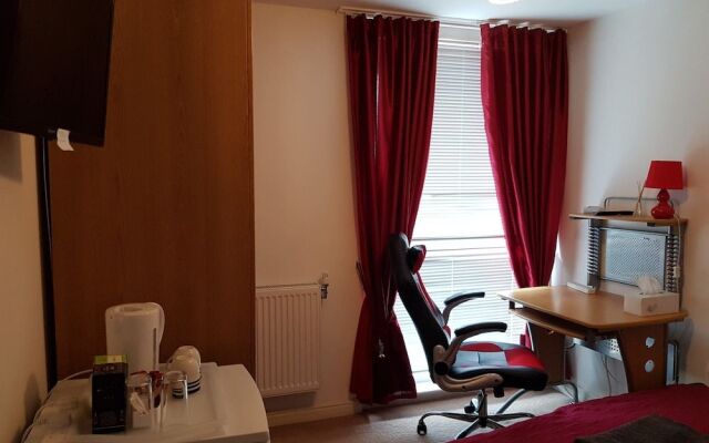 TravelStop #London-Ealing
