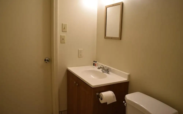 Plymouth Motor Lodge