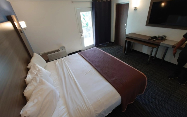 Reagan Resorts Inn