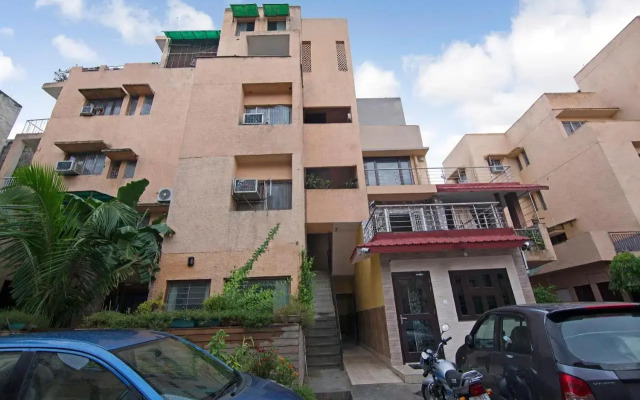 Oyo Home 78927 Elegant Studio Sarita Vihar