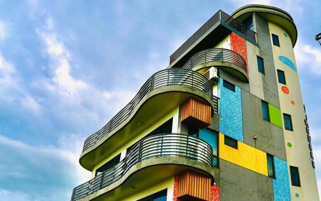 Qian Qian Riverside B&B