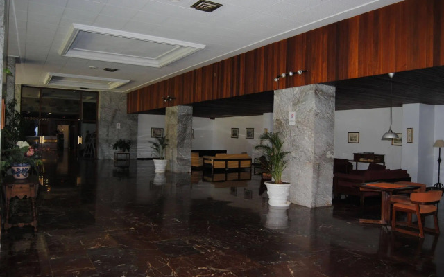 Apartamentos La Roca Rentals