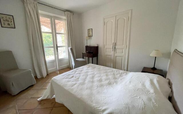 Belle villa Tropézienne/calme/piscine/3mn du centre