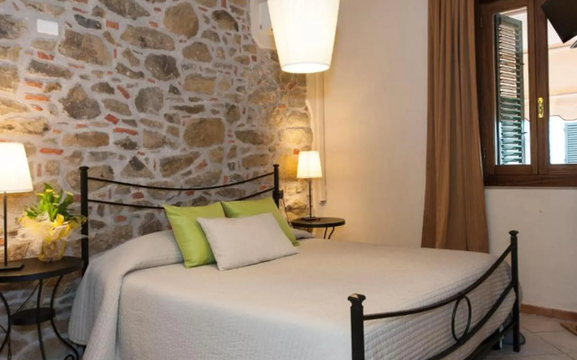 Hotel Monti