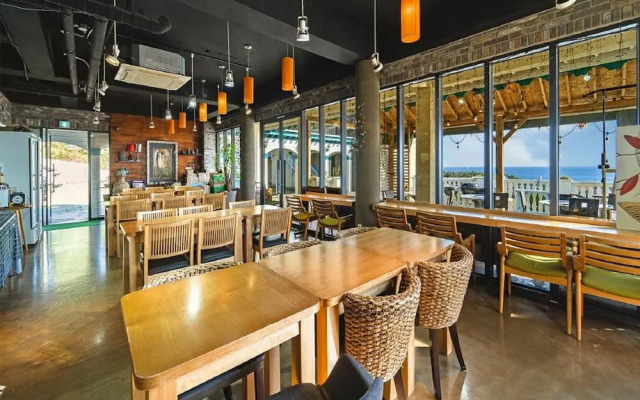 Jeju the Oceanhill Pension