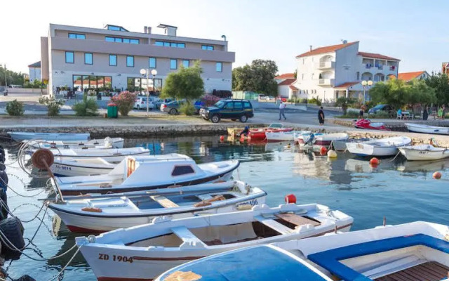 Hotel Petrcane