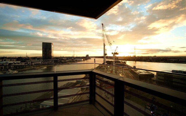 889 on Collins Waterfront Apartments