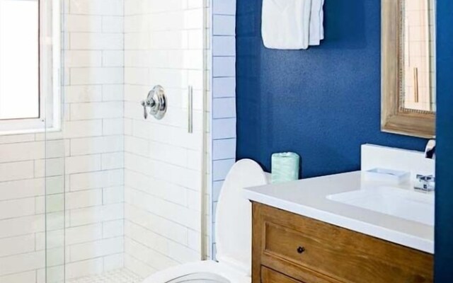 1309 Laurel Grove 3 Bedroom Home by RedAwning