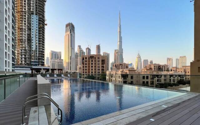 Silkhaus Spacious 1BR in Downtown Pool View