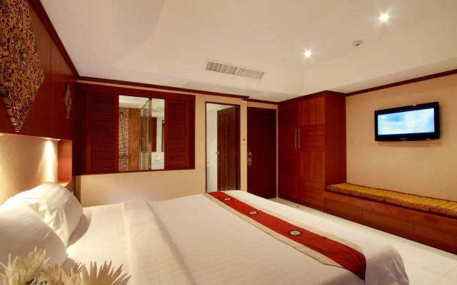Rayaburi Beach Club