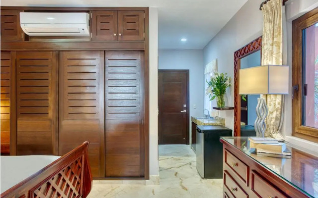 Mansion Villa in Soliman Bay for 34 guests!