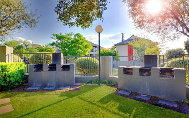 Stunning 2 bed Apartment Near Monte Casino