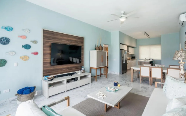 Two-bedroom apt With Pool View bbq in Lake View