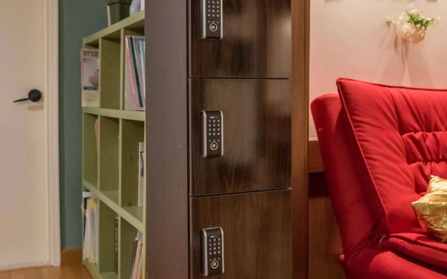 Beauty in Guesthouse (Female Only)