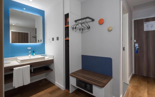 Holiday Inn Express Shanghai Tourism Zone
