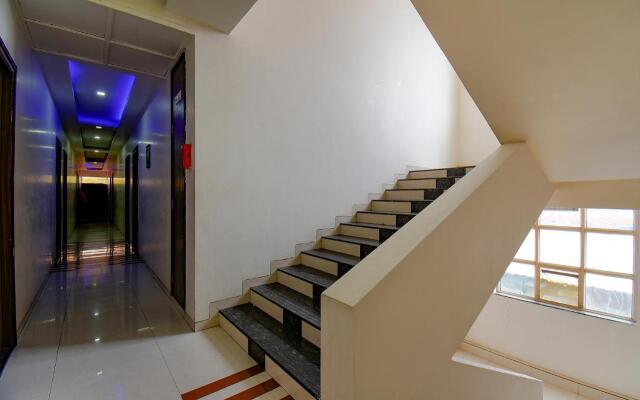 FabHotel Royal Empire