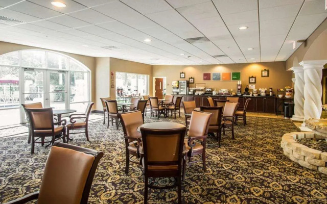 Comfort Inn & Suites