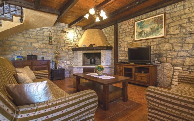 Stunning Home in Vrsar With Wifi and 3 Bedrooms