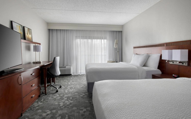 Courtyard by Marriott Lincroft Red Bank