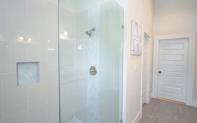 Incredible New 3br/2ba Near Downtown