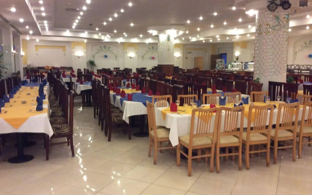 Reef Oasis Blue Bay Resort Hotel Families & Couples Only 