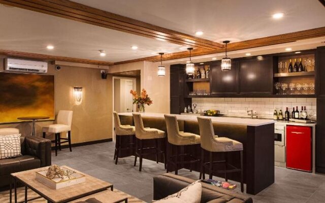 Knickerbocker Yacht Hotel